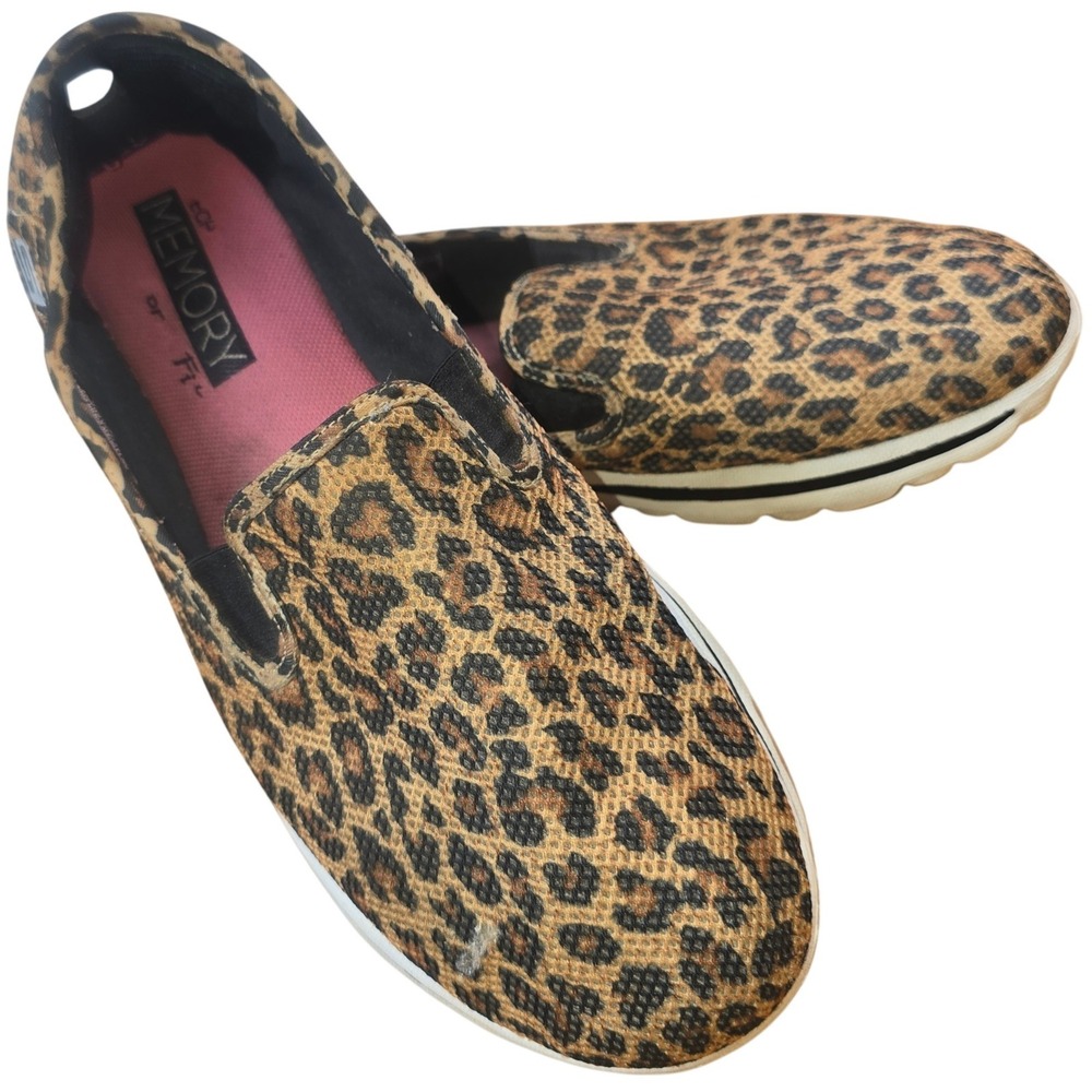 Skechers Memory Foam Resalyte Sport Fit Womens 10 Leopard Print Slip-on Sneakers